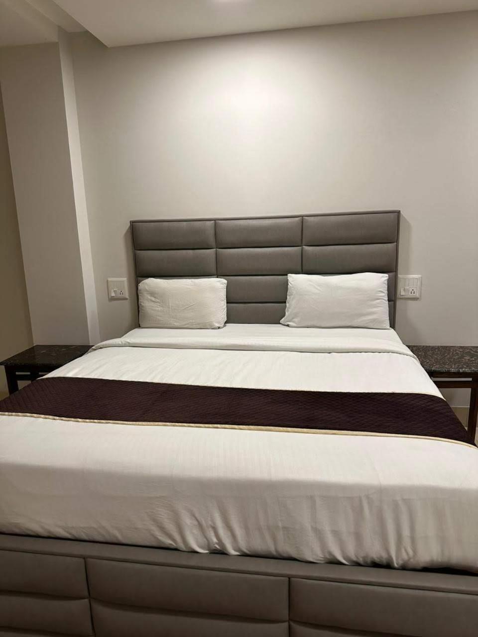 Hotel New Amenda International Igi Airport 4*